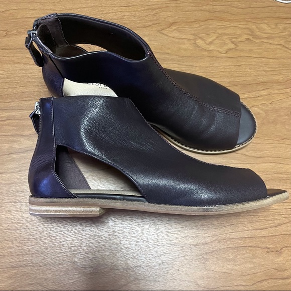 Kelsi Dagger Shoes - Kelsi Dagger Brooklyn Sterling Cut Out Flat Leather sandals Deep oxblood. 7.5